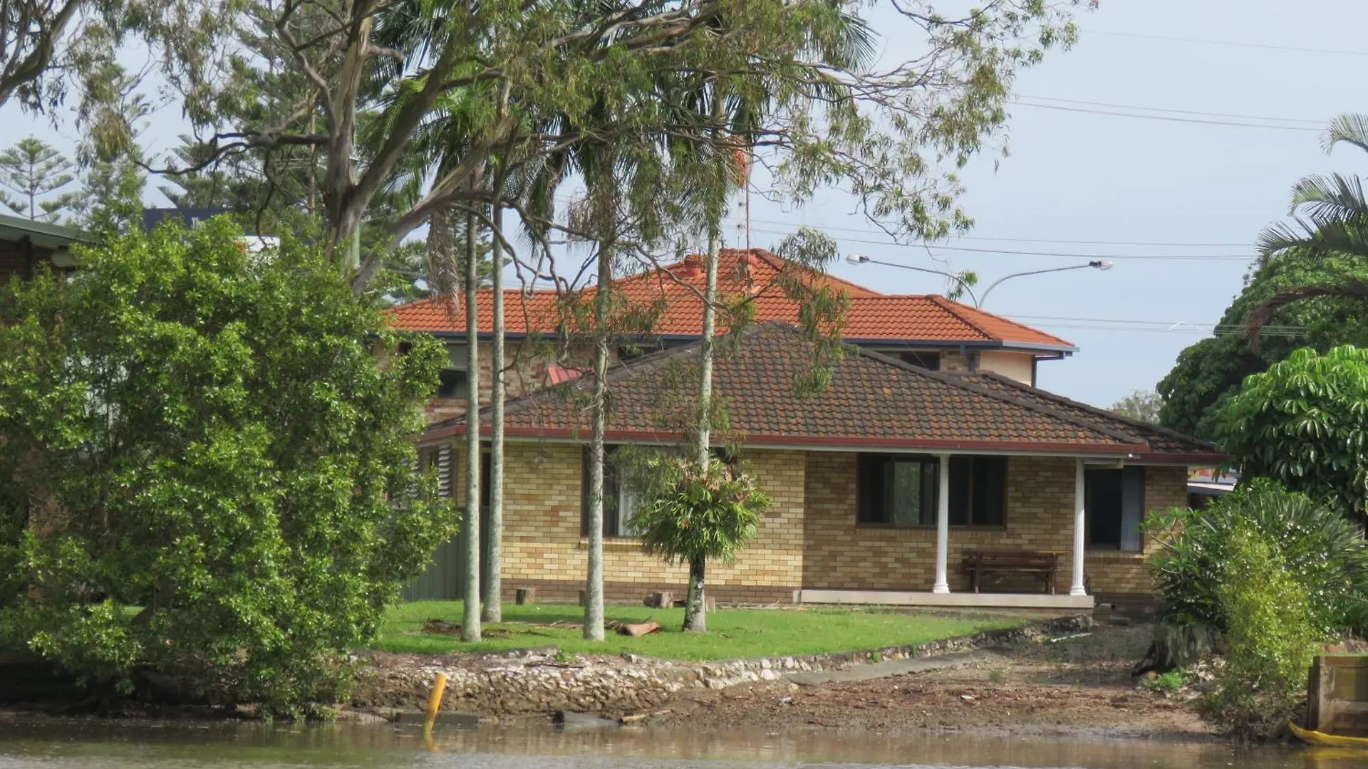 Waterfront House In Currumbin Gold Coast Australie